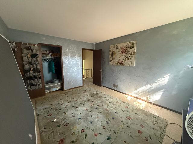 2505 Magnolia Lane, Lindenhurst, IL 60046