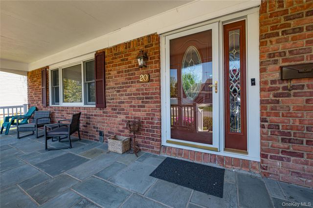 20 Evon Drive SW, Syosset, NY 11791