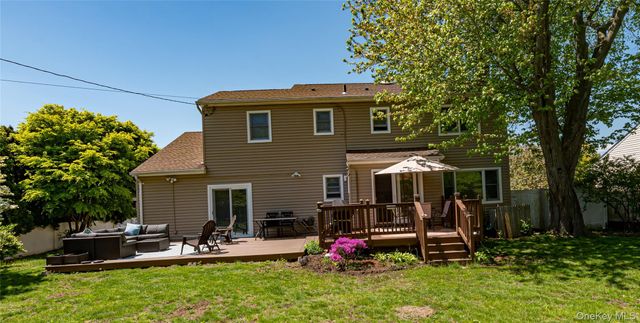 20 Evon Drive SW, Syosset, NY 11791