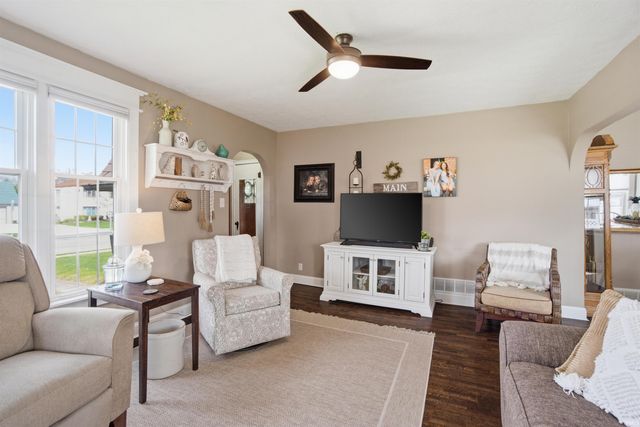 512 E Main Street, Gas City, IN 46933