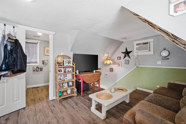 512 E Main Street, Gas City, IN 46933