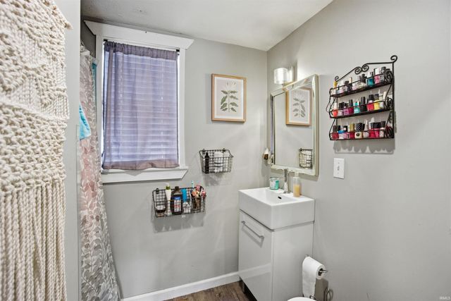 512 E Main Street, Gas City, IN 46933