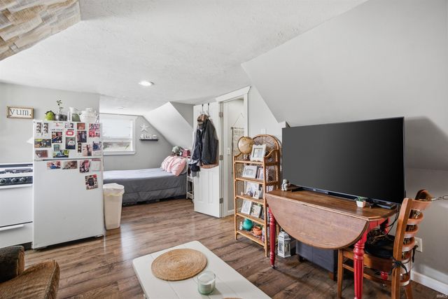 512 E Main Street, Gas City, IN 46933