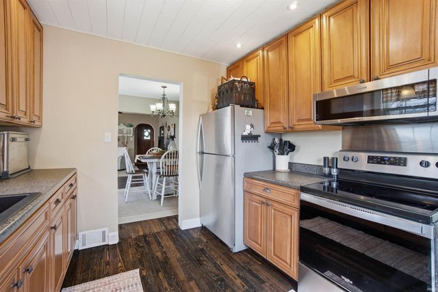 512 E Main Street, Gas City, IN 46933