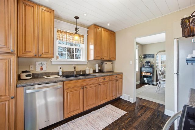 512 E Main Street, Gas City, IN 46933