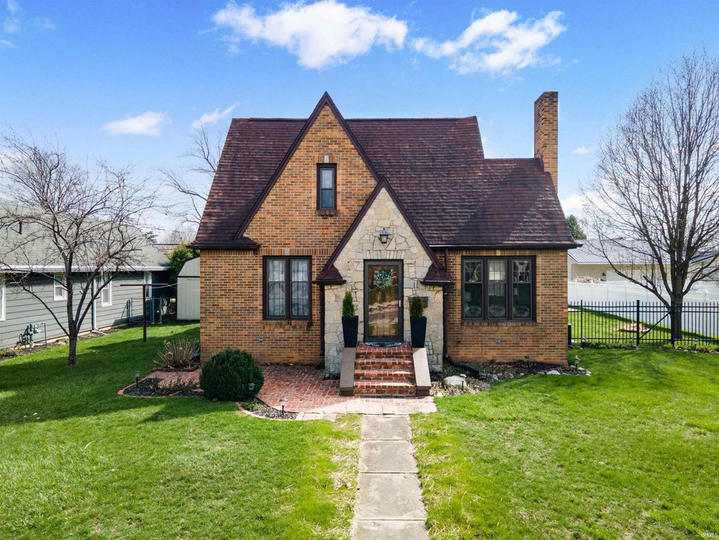 512 E Main Street, Gas City, IN 46933