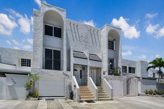 1067 W 43rd Place 68, Hialeah, FL 33012