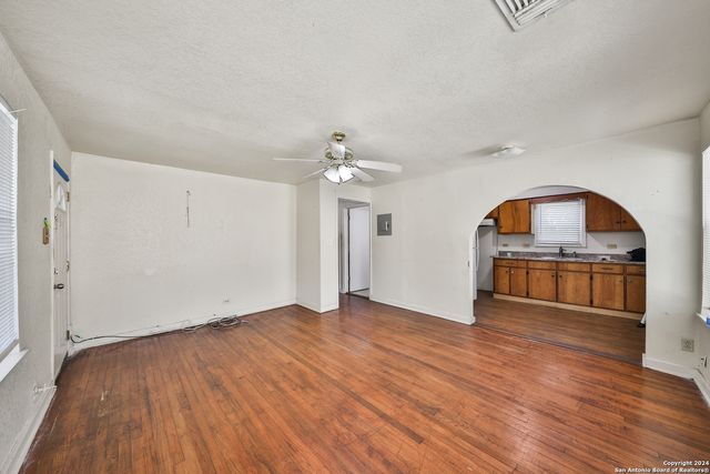 406 Gardina, San Antonio, TX 78201