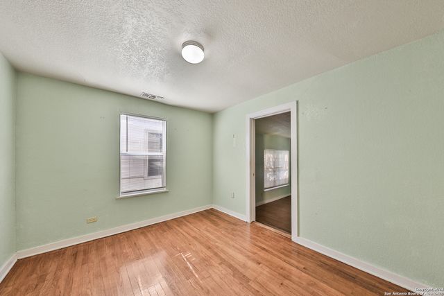 406 Gardina, San Antonio, TX 78201