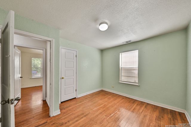 406 Gardina, San Antonio, TX 78201