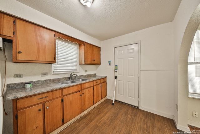 406 Gardina, San Antonio, TX 78201