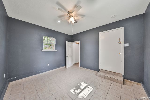 406 Gardina, San Antonio, TX 78201