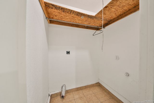 406 Gardina, San Antonio, TX 78201