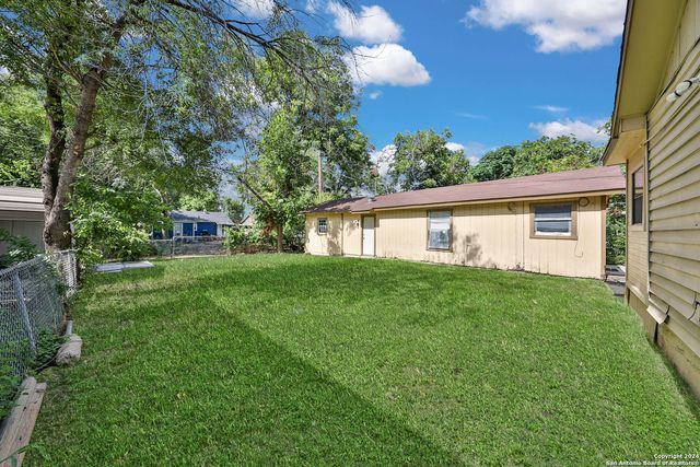 406 Gardina, San Antonio, TX 78201