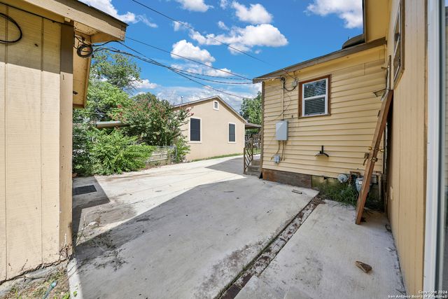 406 Gardina, San Antonio, TX 78201