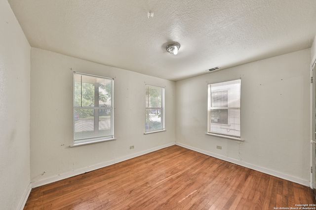 406 Gardina, San Antonio, TX 78201