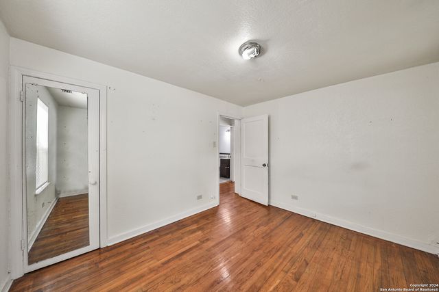 406 Gardina, San Antonio, TX 78201