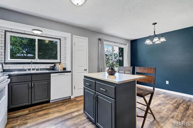 3348 Leverenz Drive, St Charles, MO 63301