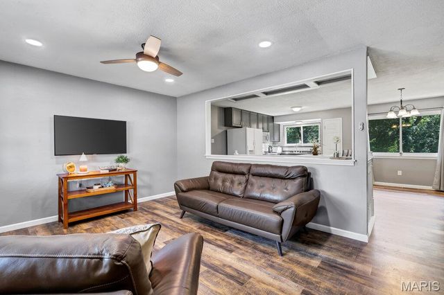 3348 Leverenz Drive, St Charles, MO 63301