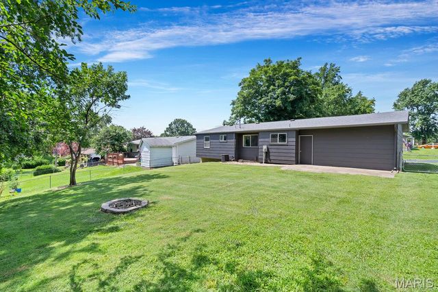 3348 Leverenz Drive, St Charles, MO 63301