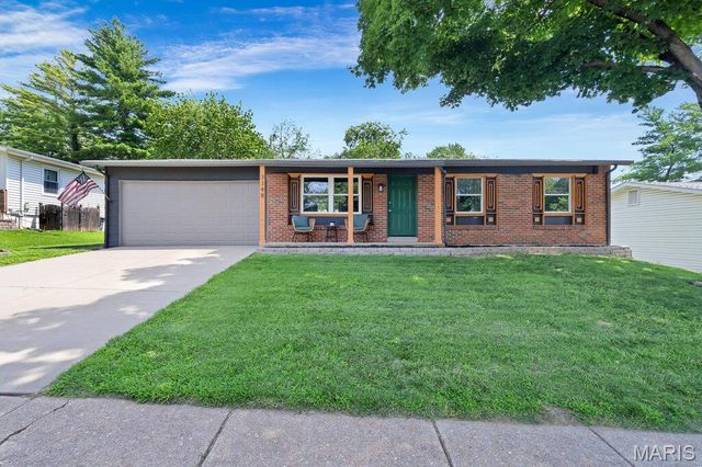3348 Leverenz Drive, St Charles, MO 63301