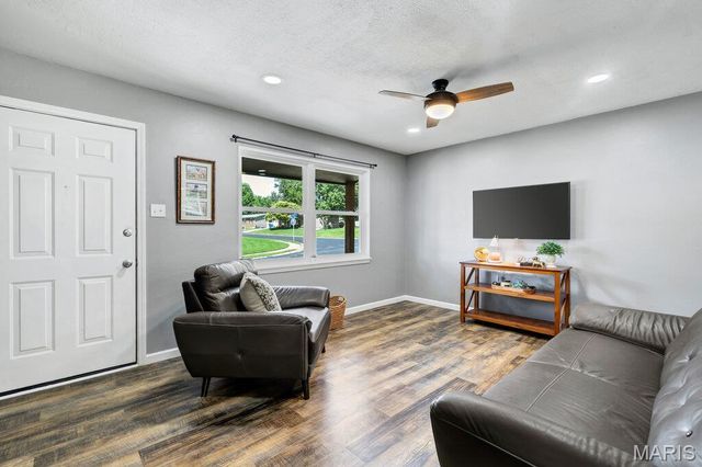 3348 Leverenz Drive, St Charles, MO 63301