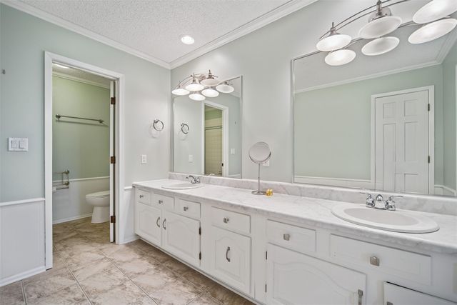 809 55th Street, West Des Moines, IA 50266