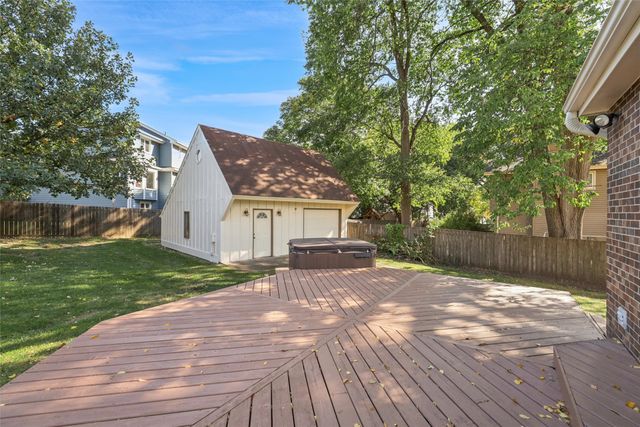 809 55th Street, West Des Moines, IA 50266