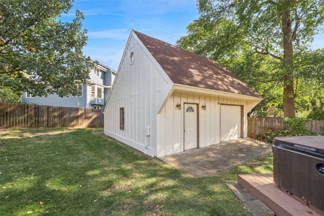 809 55th Street, West Des Moines, IA 50266