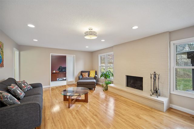 809 55th Street, West Des Moines, IA 50266