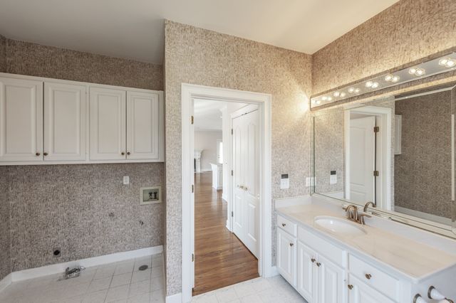 111 Governors Point Blvd, Hendersonville, TN 37075