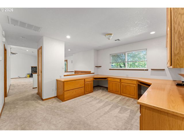 11990 ARTLIN Rd, Grants Pass, OR 97526