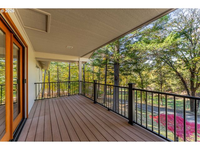 11990 ARTLIN Rd, Grants Pass, OR 97526