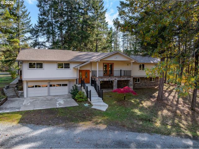 11990 ARTLIN Rd, Grants Pass, OR 97526