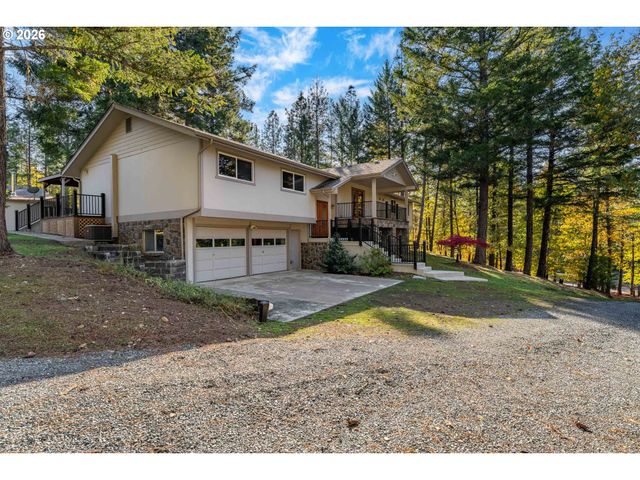 11990 ARTLIN Rd, Grants Pass, OR 97526