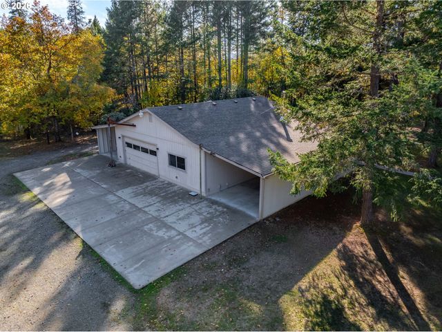 11990 ARTLIN Rd, Grants Pass, OR 97526