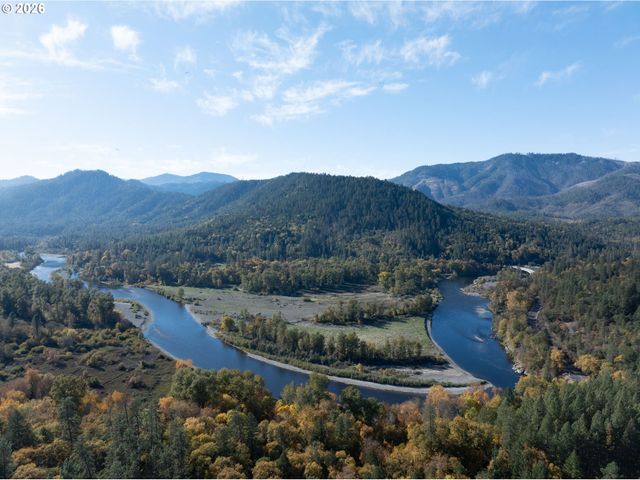 11990 ARTLIN Rd, Grants Pass, OR 97526