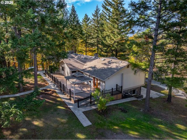 11990 ARTLIN Rd, Grants Pass, OR 97526