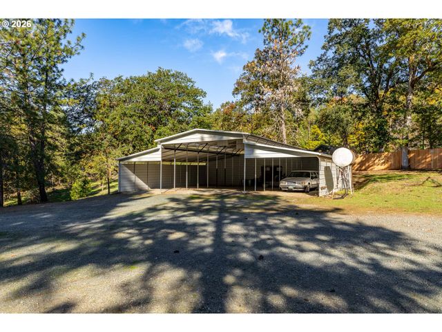11990 ARTLIN Rd, Grants Pass, OR 97526