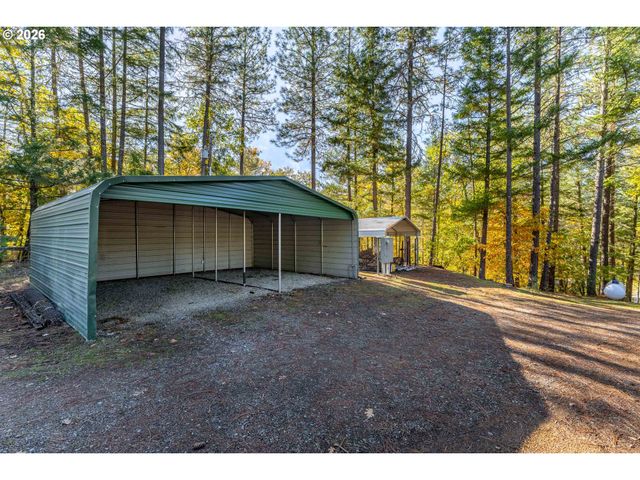 11990 ARTLIN Rd, Grants Pass, OR 97526
