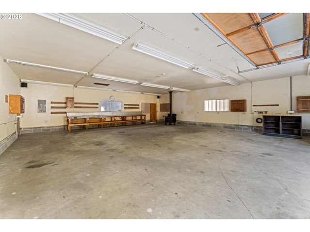11990 ARTLIN Rd, Grants Pass, OR 97526