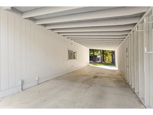11990 ARTLIN Rd, Grants Pass, OR 97526
