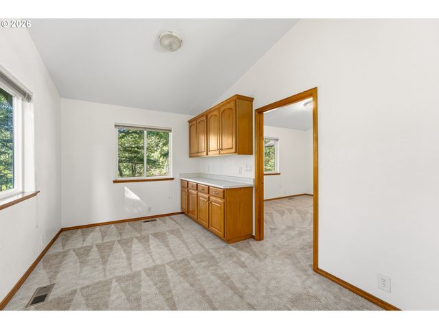 11990 ARTLIN Rd, Grants Pass, OR 97526