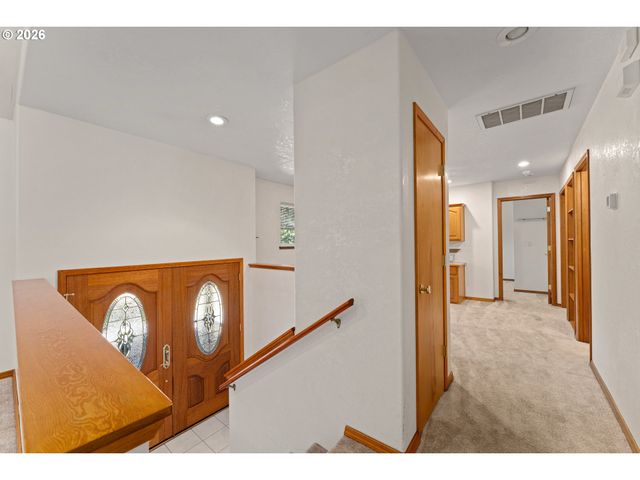 11990 ARTLIN Rd, Grants Pass, OR 97526