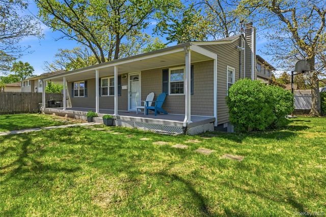 226 W 5th Street, Deer Park, NY 11729