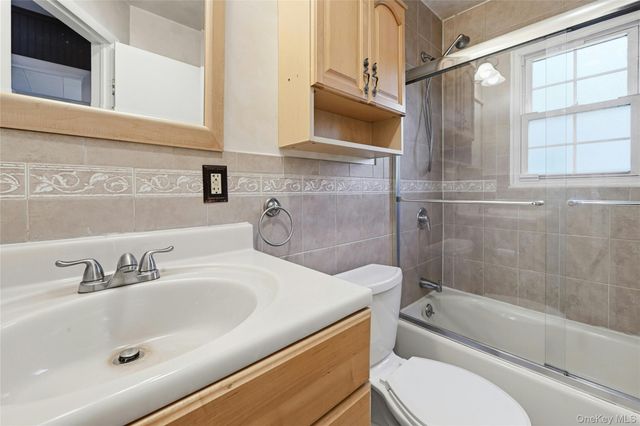 226 W 5th Street, Deer Park, NY 11729