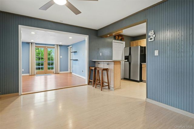 226 W 5th Street, Deer Park, NY 11729
