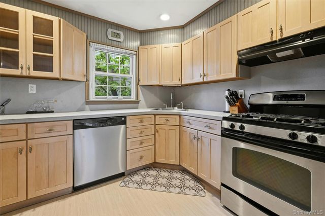 226 W 5th Street, Deer Park, NY 11729