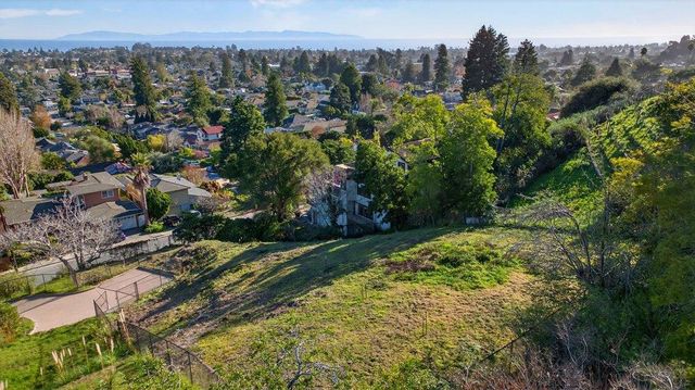 760 Escalona Drive, Santa Cruz, CA 95060