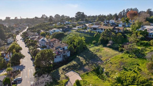 760 Escalona Drive, Santa Cruz, CA 95060